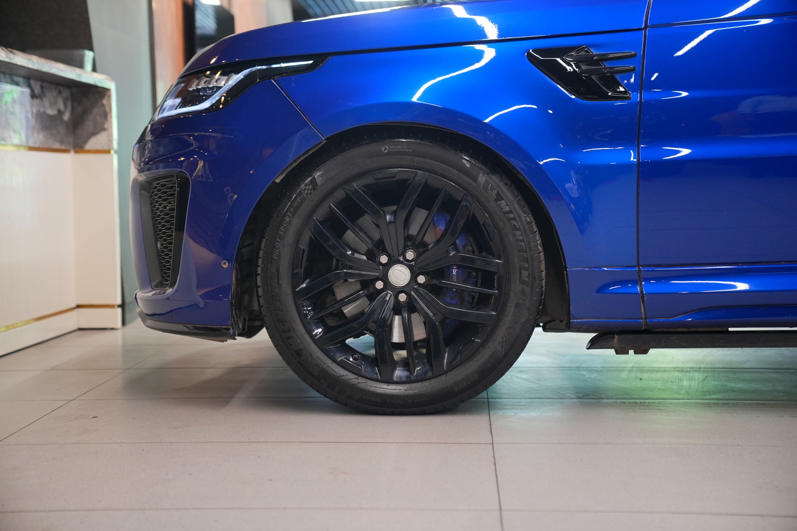 Land Rover Range Rover Sport SVR